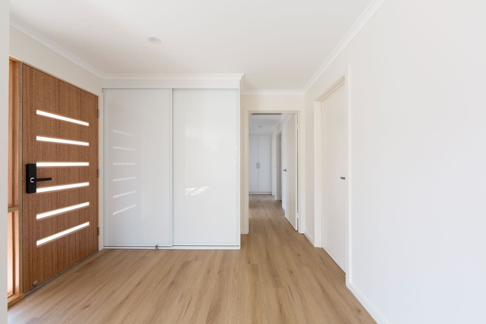 Living and Entry, Dickson